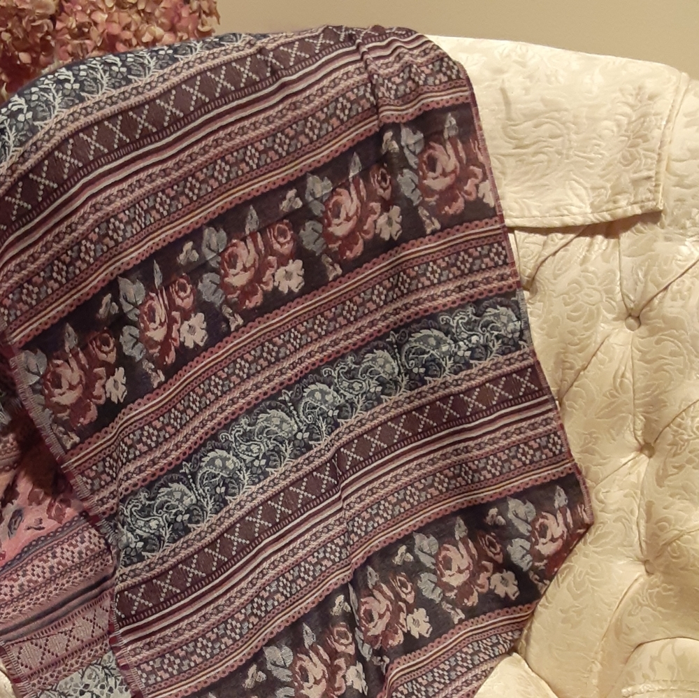 Eternity scarf lovely colors w fringe Old style rich floral  design EUC
